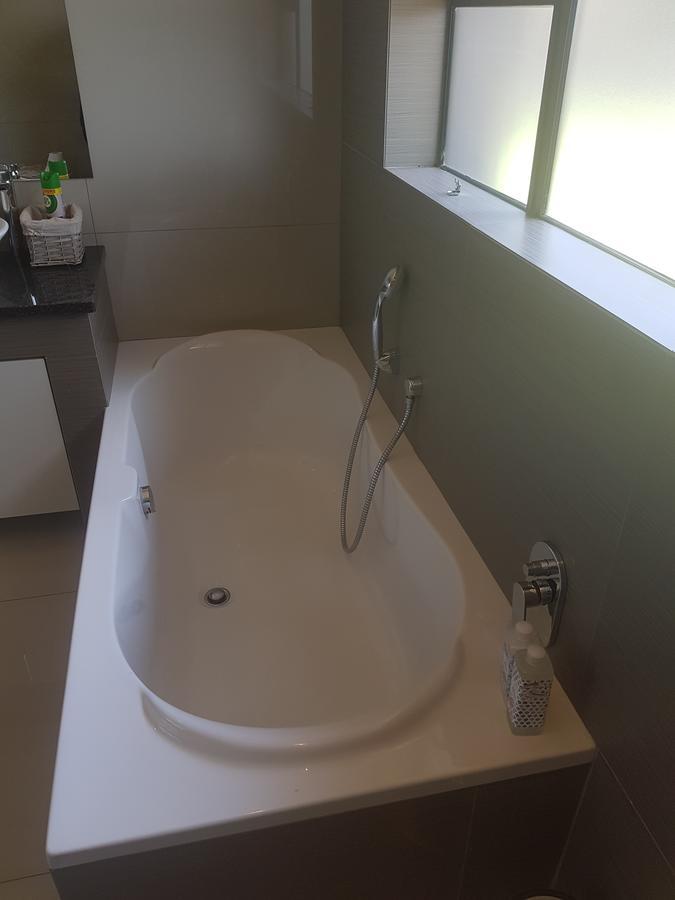 6 On Capella Guesthouse Primrose المظهر الخارجي الصورة