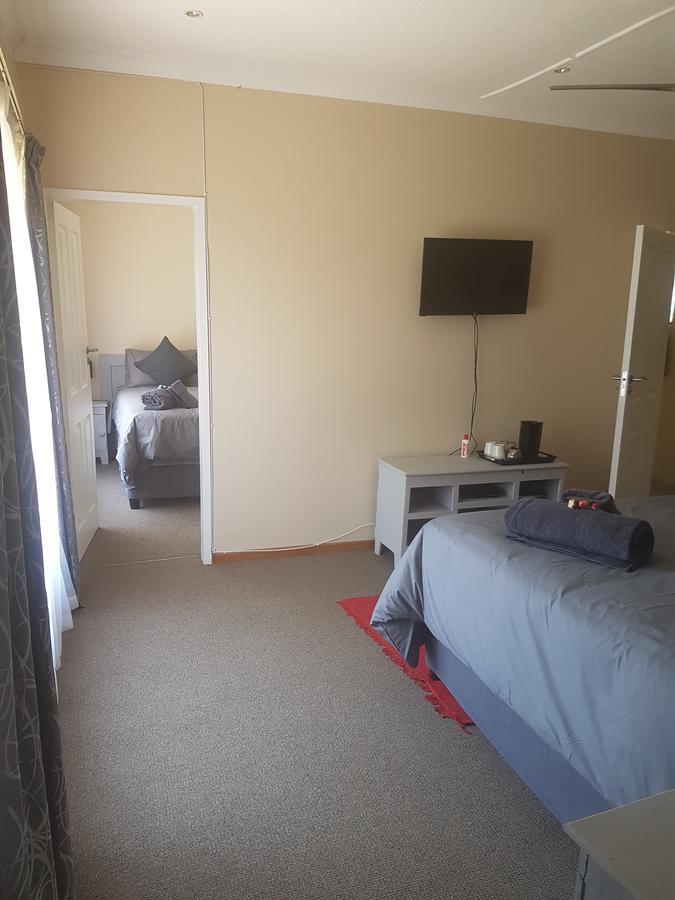 6 On Capella Guesthouse Primrose المظهر الخارجي الصورة