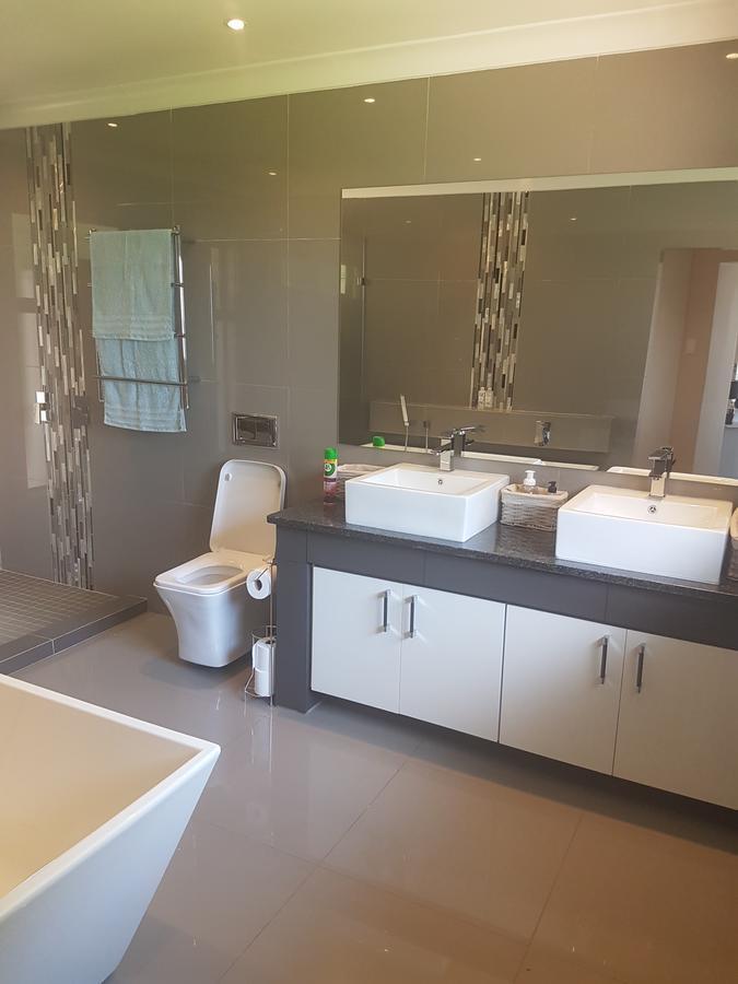 6 On Capella Guesthouse Primrose المظهر الخارجي الصورة